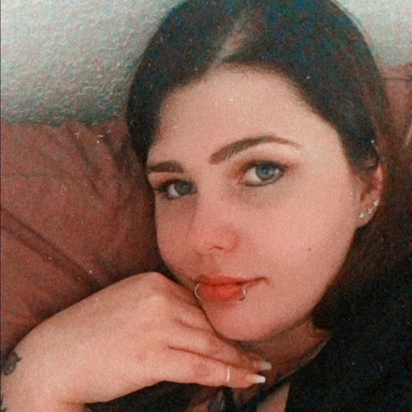 Meet your Posher, Randi - Picture 2 of 5